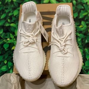 (SOLD) Adidas Yeezy Boost 350 V2 “Triple White”
